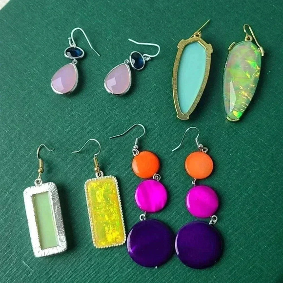 Gold tone opal like drop earrings - Picture 5 of 14